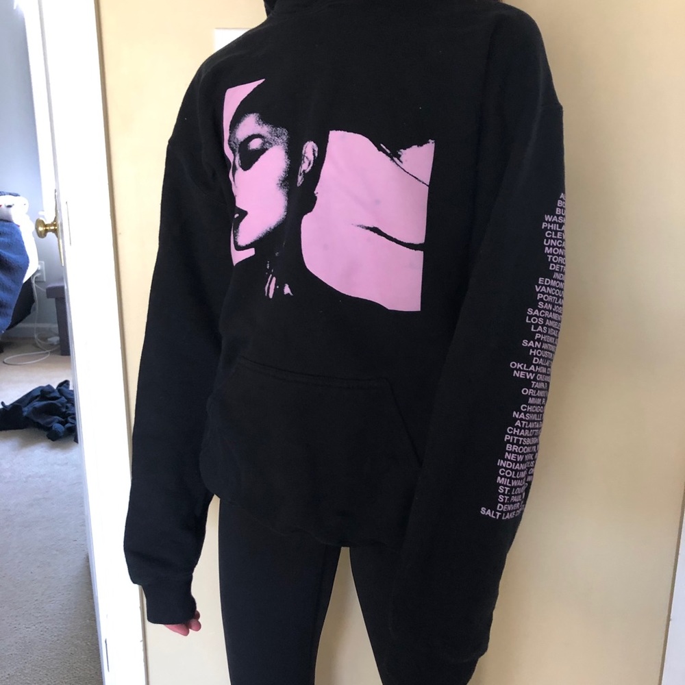 Ariana grande merch